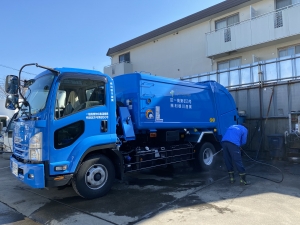 厨芥車パッカー車洗車